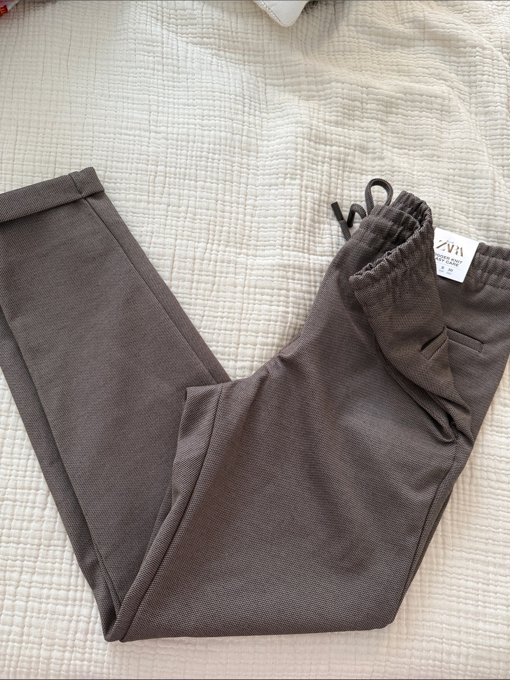 Zara Men's Drawstring Joggers in Brown